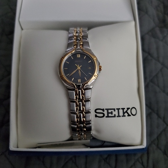 Watch - Picture 1 of 2